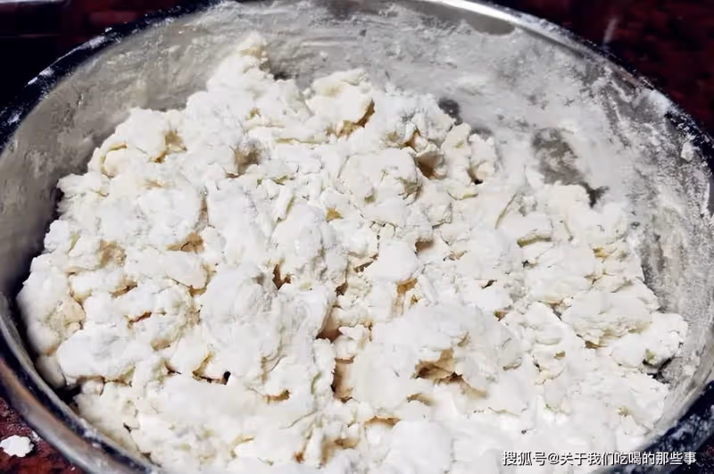 烙餅時,切記不要直接上鍋烙!牢記4點,餅鬆軟多層,涼了也不硬