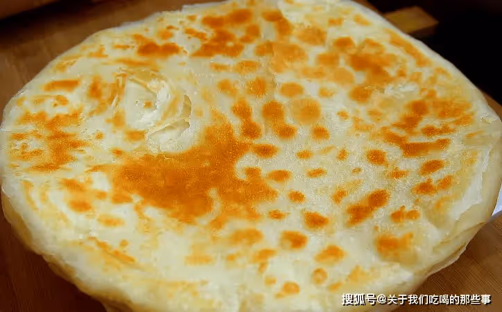 烙餅時,切記不要直接上鍋烙!牢記4點,餅鬆軟多層,涼了也不硬