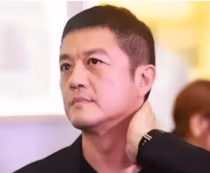王菲為女兒建立基金會,了解前夫李亞鵬無力償巨債,讓女兒以後衣食無憂。
