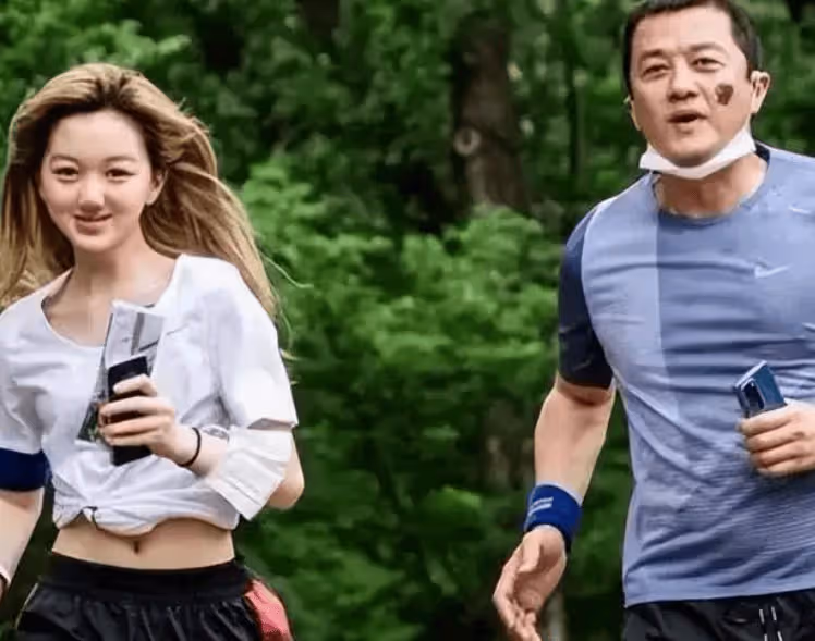 李亞鵬太無恥,讓女兒旁敲側擊找王菲借錢,天后:前夫已經扶不起來了!