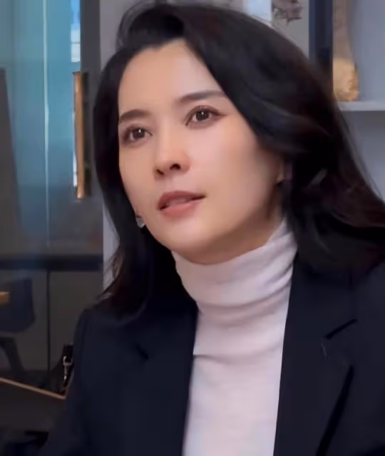森林北連夜刪除騎馬動態,汪峰公開戀情後,她遭到各種輿論非議