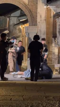 那英錄影慘摔倒地「工作人員繼續拍」!出意外50秒片曝光陸網氣炸