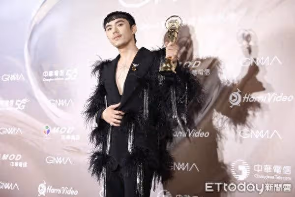金曲歌王HUSH報名《歌手》踢館! 陸網「金曲獎大戰葛萊美」