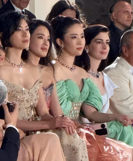 羅馬這一夜，「肉乎乎」的劉亦菲，打了多少「白瘦幼」女星的臉