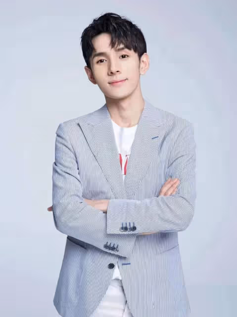 網傳李佳琦參加《披哥4》，不帶貨轉行唱跳，網友評論出奇一致