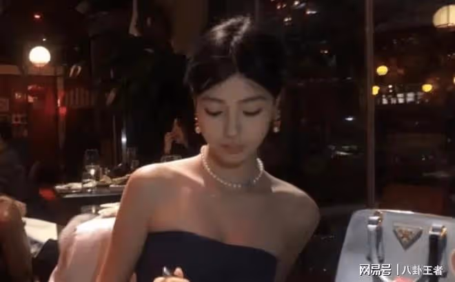 ​張倫碩有福了！鍾麗緹14歲女兒發育過猛，穿抹胸裙身材不輸媽媽