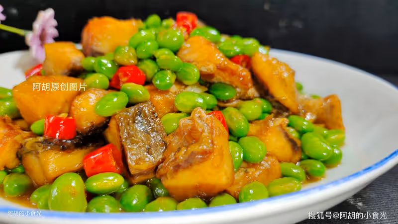 鮮毛豆和它絕配,知道的人不多!一煎一炒一燜,一口鮮嫩滿嘴生香,開胃又下飯