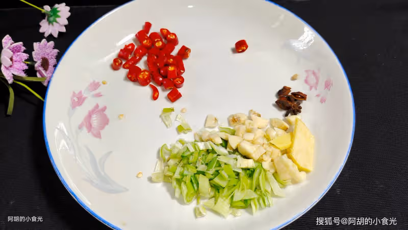 鮮毛豆和它絕配,知道的人不多!一煎一炒一燜,一口鮮嫩滿嘴生香,開胃又下飯