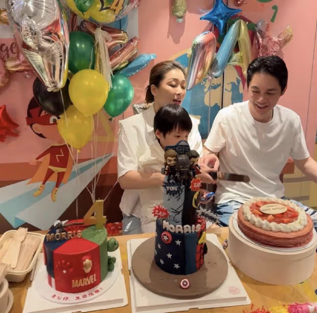 周勵淇罕見秀恩愛,曬一家三口合照,與4歲兒子嘴對嘴親吻引熱議