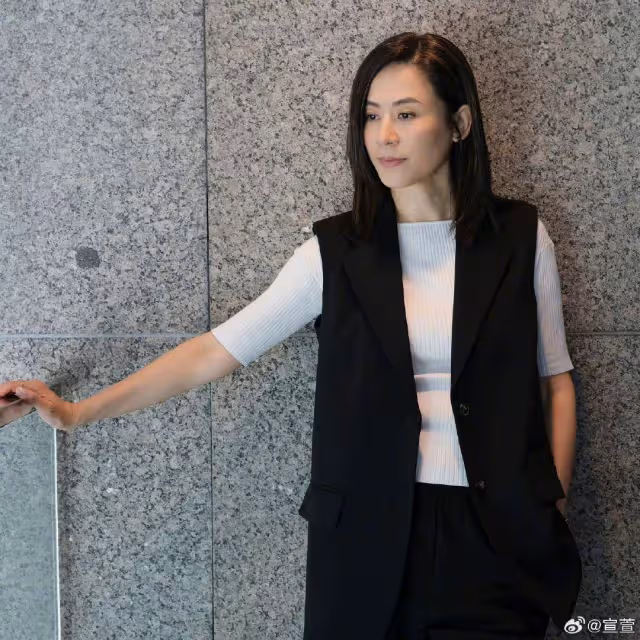勝似親人!TVB前花旦宣萱為家中保姆慶祝101歲生日,被贊有孝心