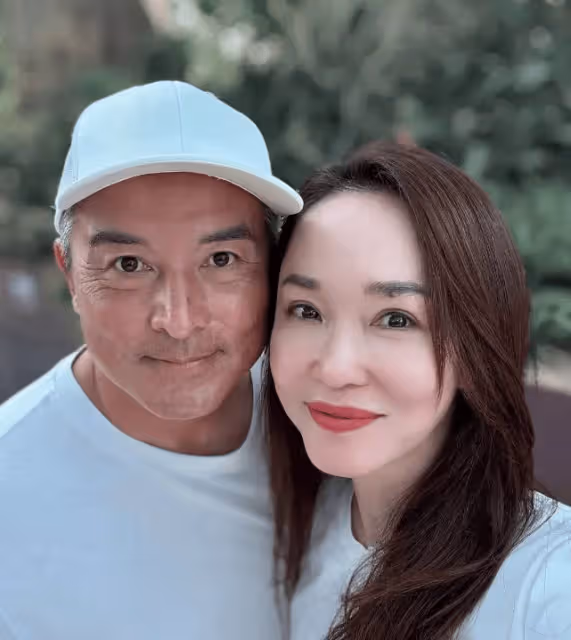 范文芳一家三口逛超市,夫妻倆狀態似兩代人,53歲李銘順老態十足