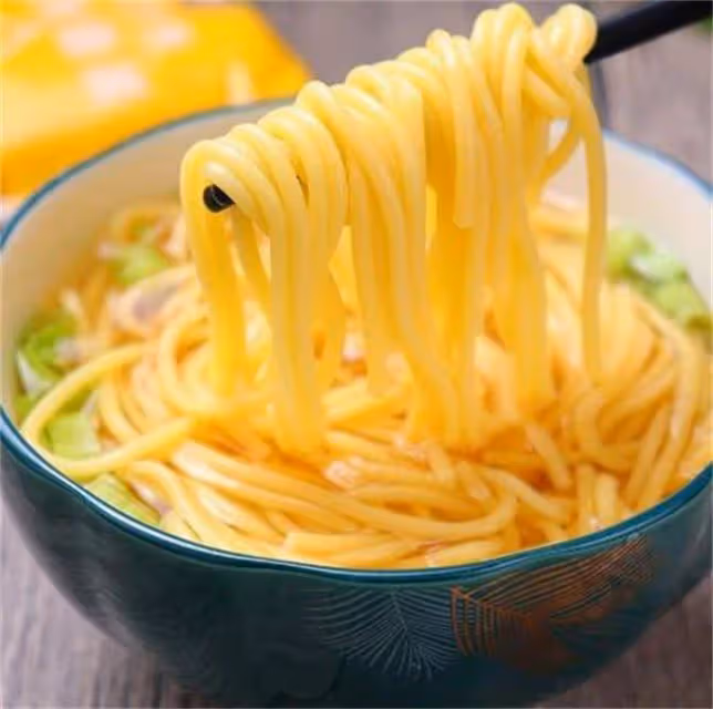 玉米面條這樣做太好吃了,筋道爽口,不粘不黏,營養又美味