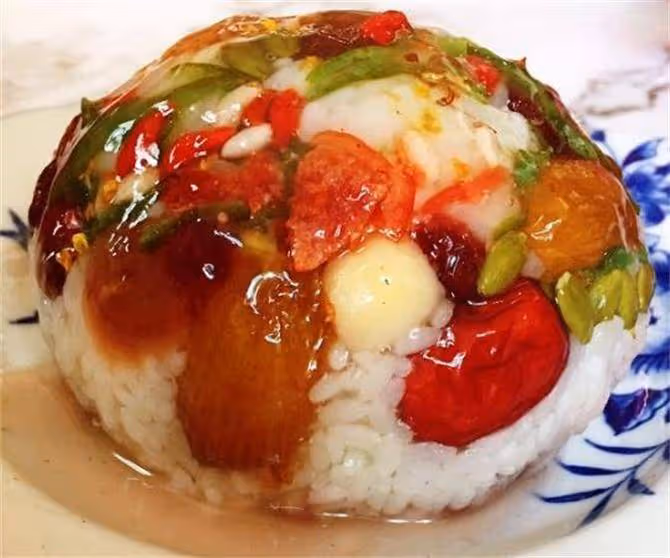 做八寶飯時,直接上鍋蒸是大錯,教你正確做法,香甜軟糯不夾生