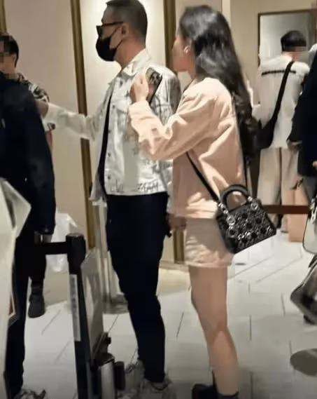葛薈婕蹭汪前夫峰新戀情熱度,給自己的孩子存點儲蓄金 !