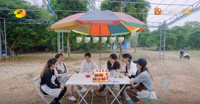 1期節目毛不易2次潑冷水,《我們仨》口碑崩盤,越來越難看