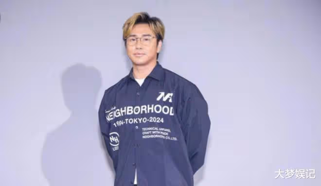 歐弟親陪長發女「挺5月孕肚」,她親接男方家人…進出宛如女主人