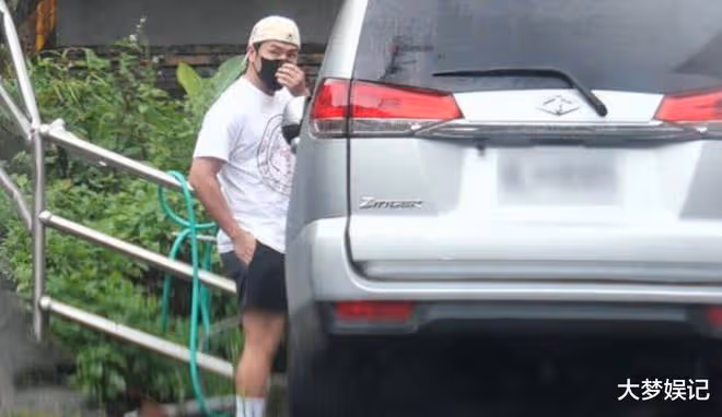 歐弟親陪長發女「挺5月孕肚」,她親接男方家人…進出宛如女主人