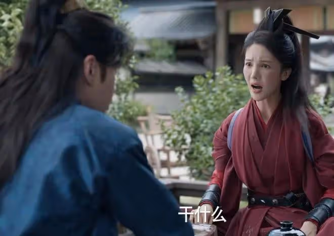 同樣是33歲,當金晨與李沁同框,科技臉與自然臉的差距就出來了