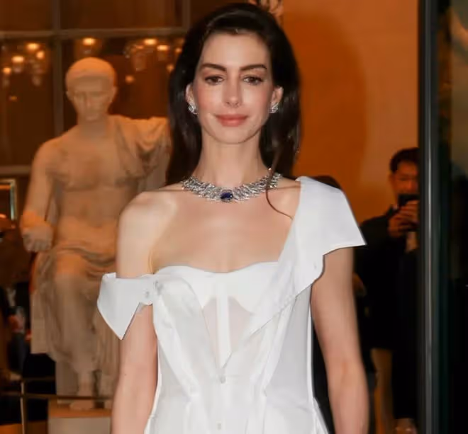 劉亦菲雍容華貴胖出新高度,舒淇神秘而優雅 安妮海瑟薇簡約高貴