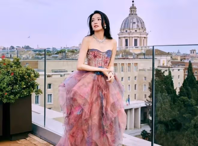 劉亦菲雍容華貴胖出新高度,舒淇神秘而優雅 安妮海瑟薇簡約高貴