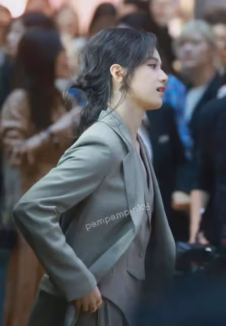 張婧儀美貌驚艷鏡頭,懟臉拍也美翻,生圖自帶濾鏡效果似仙女下凡