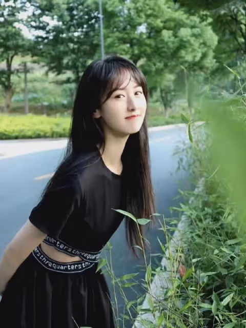 袁冰妍私服穿搭驚艷亮相,清純女神魅力四溢