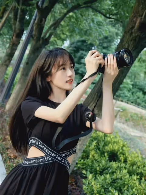 袁冰妍私服穿搭驚艷亮相,清純女神魅力四溢