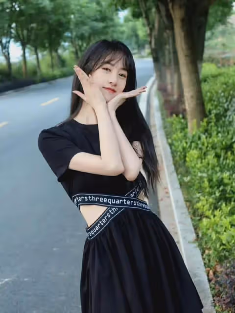 袁冰妍私服穿搭驚艷亮相,清純女神魅力四溢