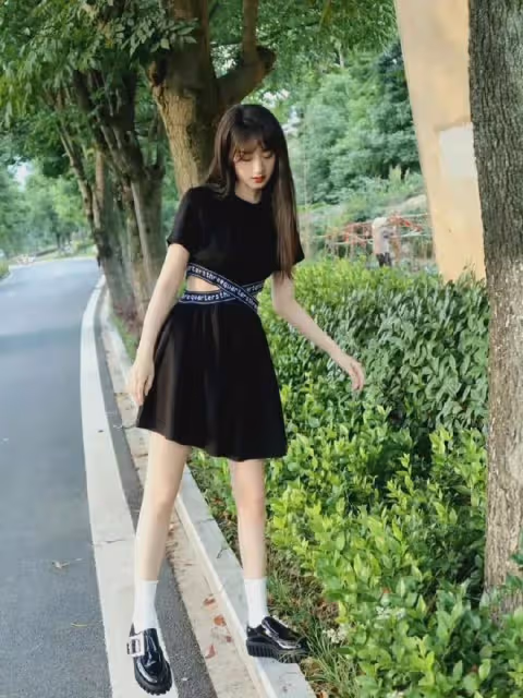 袁冰妍私服穿搭驚艷亮相,清純女神魅力四溢