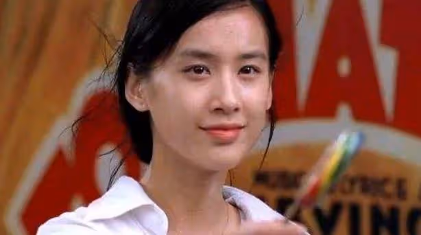 大瓜!黃聖依直播時走光!隱私一覽無遺,楊子被嘲在旁邊也不提醒
