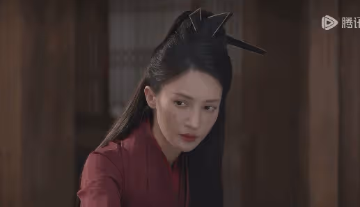 全程梗脖子,歪嘴不斷,33歲金晨出手,帶來教科書式「俠女演技」