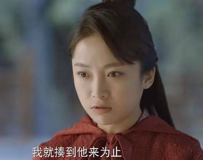 全程梗脖子,歪嘴不斷,33歲金晨出手,帶來教科書式「俠女演技」