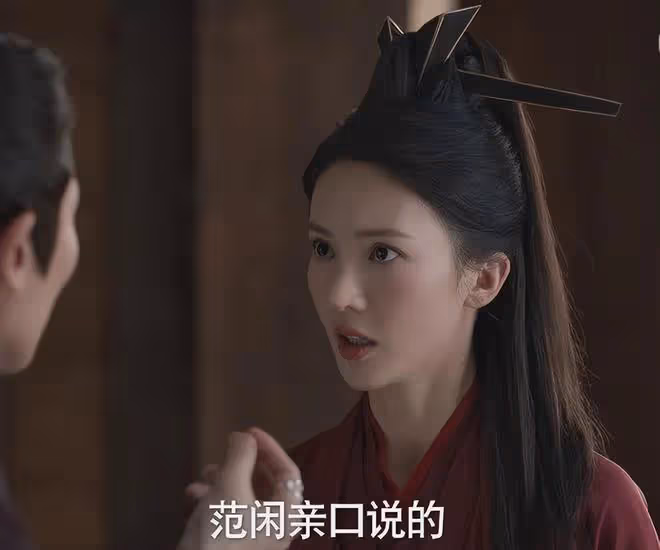 全程梗脖子,歪嘴不斷,33歲金晨出手,帶來教科書式「俠女演技」