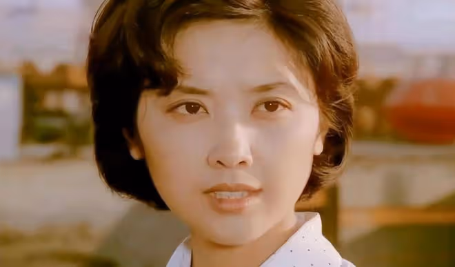 東方美人朱琳:和二婚丈夫恩愛19年,如今71歲的她,把日子過成詩
