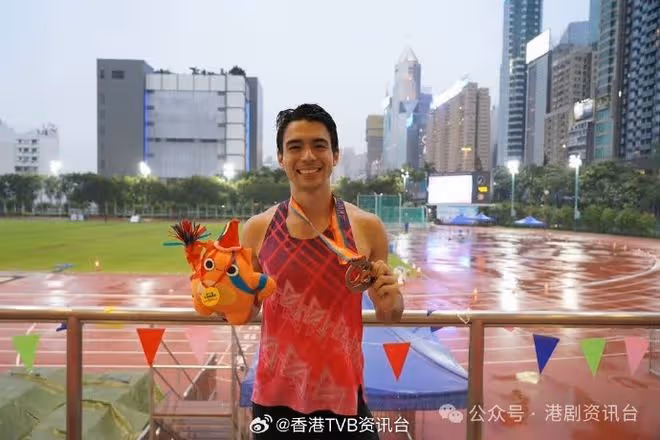 吳彥祖外甥竟是田徑新星大破紀錄！混血型男不遜舅父 媽咪年過50皮光肉滑