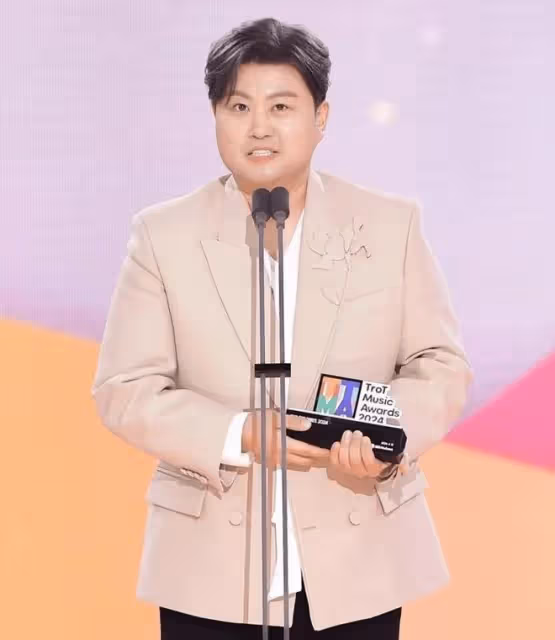 知名歌手酒駕逃逸，還把行車記錄儀內存卡吃了……
