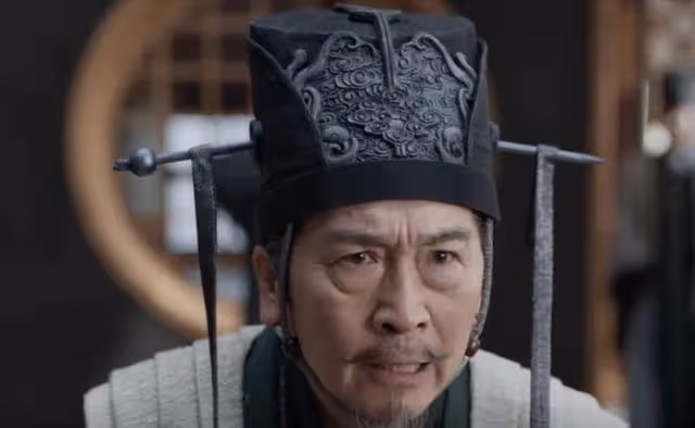 慶餘年2:看到賴御史參二皇子遭杖斃,才懂慶帝為何不認范閒