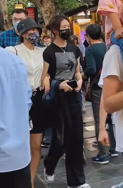 同樣是汪峰的基因,章子怡和葛薈婕的女兒近照,差別怎麼這麼大