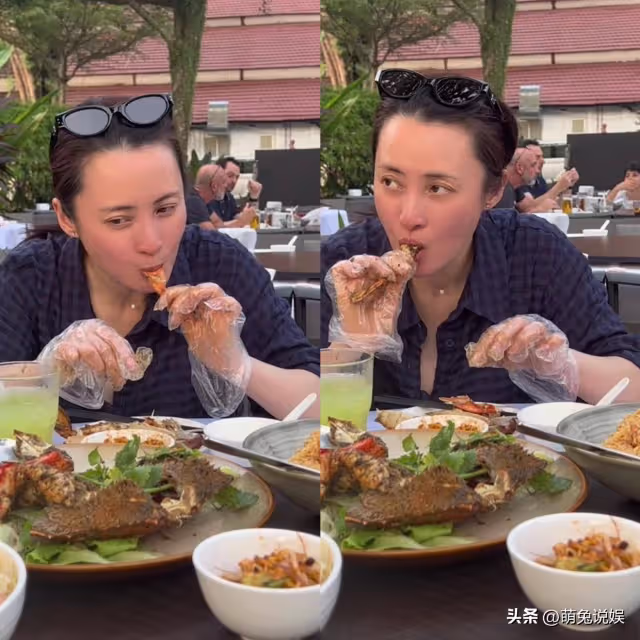 蔣勤勤撇下老公孩子,與好友新加坡遊玩,素顏出街清新自然似少女