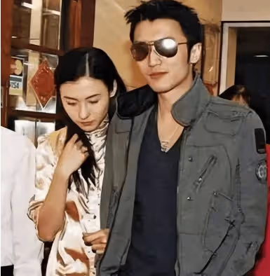 王菲怒了！張柏芝主動打電話給謝霆鋒求復合，謝霆鋒的回答太真實了！