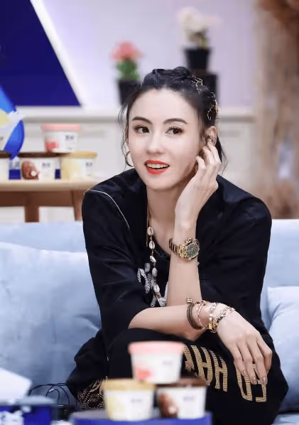 王菲怒了！張柏芝主動打電話給謝霆鋒求復合，謝霆鋒的回答太真實了！