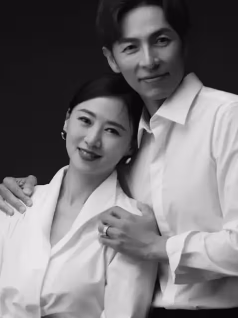 翁虹曬全家福照,一家三口都是高顏值,17歲小水晶比媽媽還漂亮