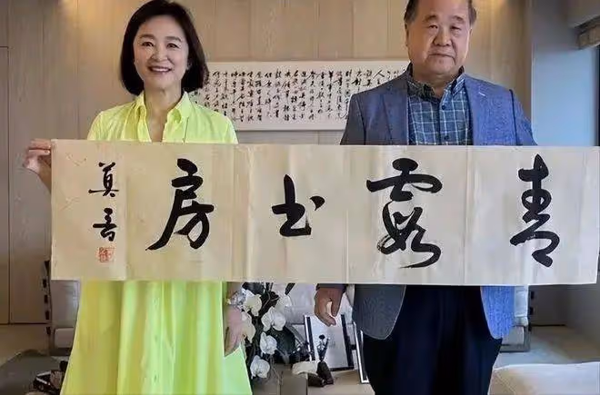 林青霞自然老去，近70歲都沒有大媽感，雖然身材臃腫但穿著端莊！