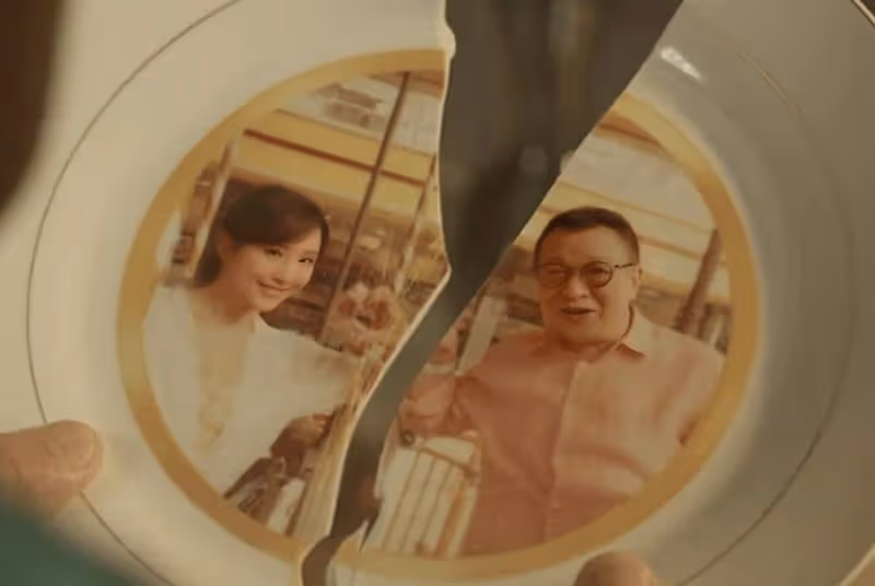 香港甜美女星陳靜走紅,在新劇中譜寫父女戀,花重金做雪卵手術