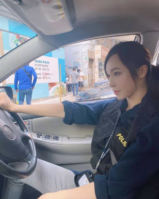 TVB「御用姣精」新劇飾演天王嫂，展示性感身材，姑姑是曾經的限制片女神
