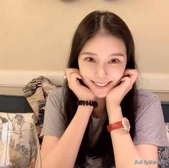李澤楷被她迷得瘋狂,林丹為她不顧孕妻,她究竟有什麼魅力