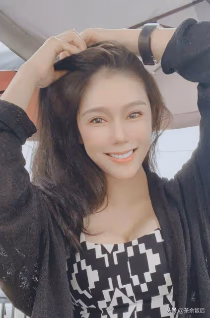李澤楷被她迷得瘋狂,林丹為她不顧孕妻,她究竟有什麼魅力