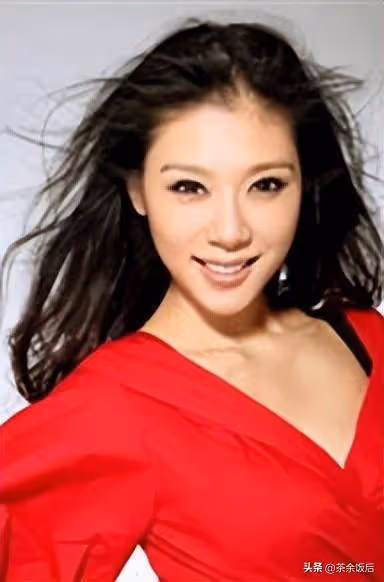李澤楷被她迷得瘋狂,林丹為她不顧孕妻,她究竟有什麼魅力
