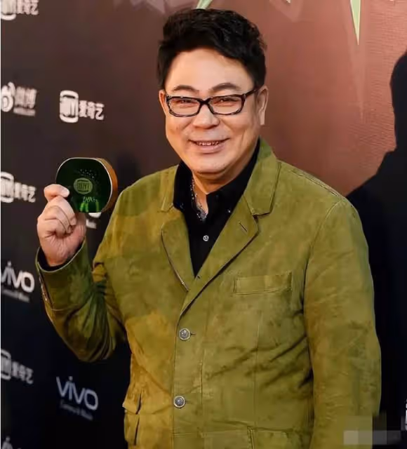 《家有兒女》劉星爸爸出軌實錘，再曝炸裂聊天記錄果然人不可貌相