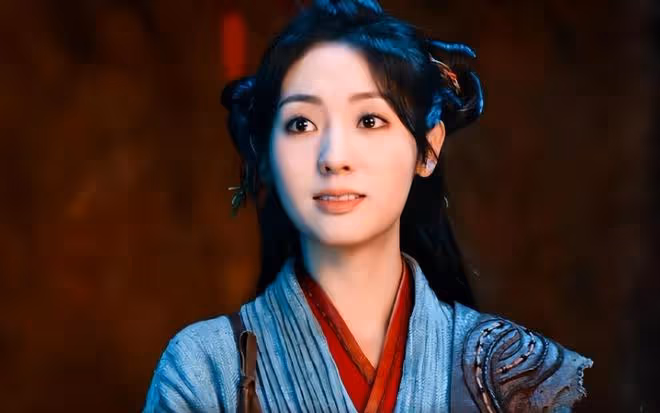 《烈焰》女主低情商發文，這是赤裸裸在給《與鳳行》做嫁衣啊